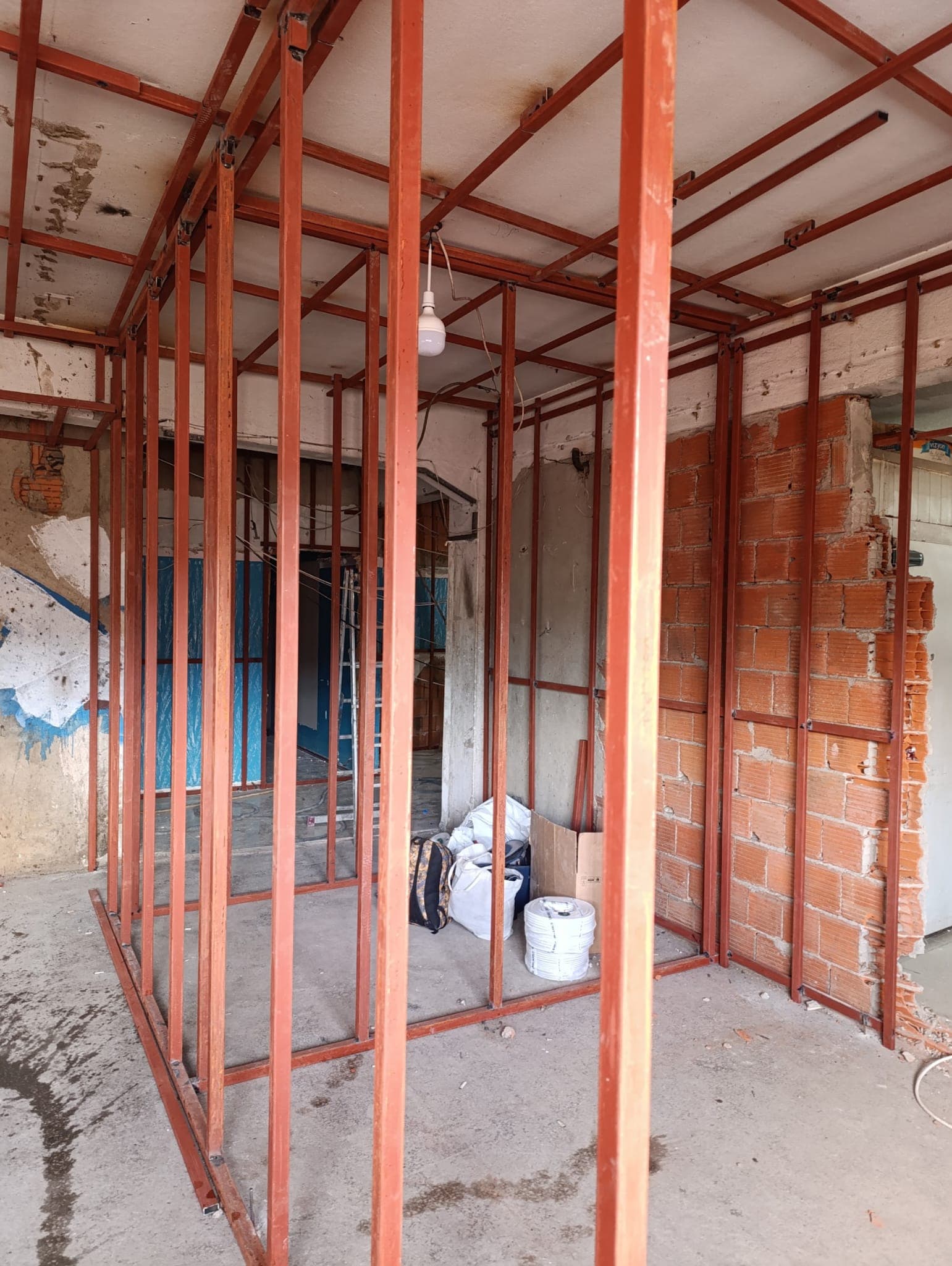 Evin Bir Odasında Elektrik Yoksa Sorun Nerede? (Adım Adım)